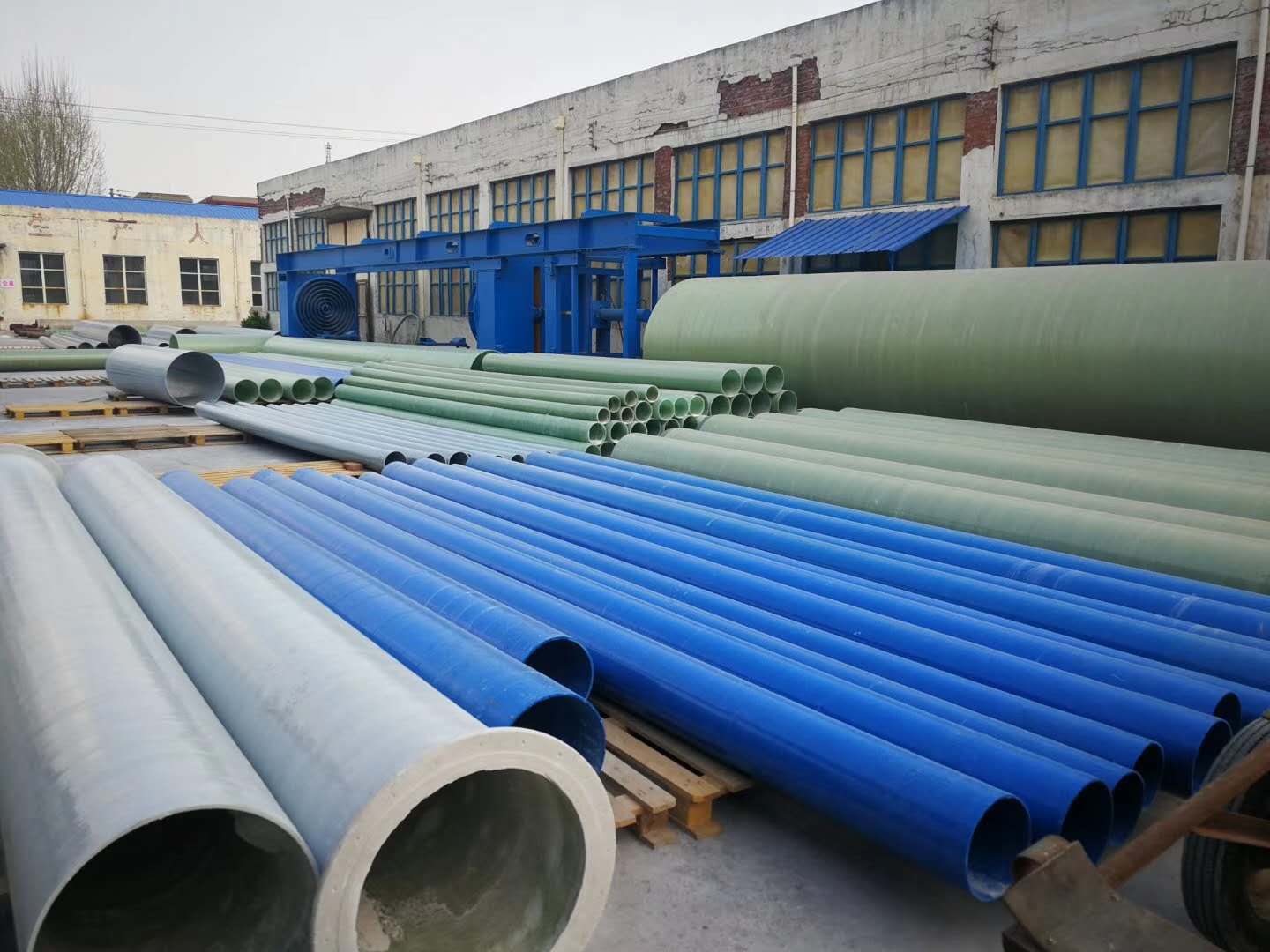 探秘2米玻璃鋼管道的制造工藝與特點